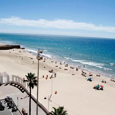 Апартаменти Piso Amplio Frente Al Mar En Pleno Paseo Maritimo.