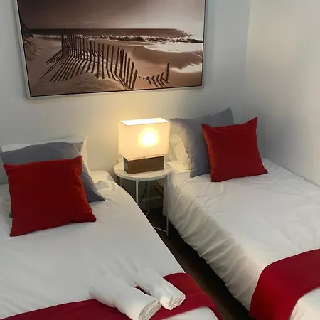 Piso Amplio Frente Al Mar En Pleno Paseo Maritimo. Апартаменти