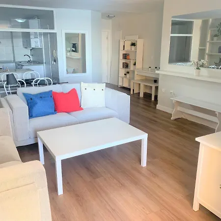 Apartament Piso Amplio Frente Al Mar En Pleno Paseo Maritimo.