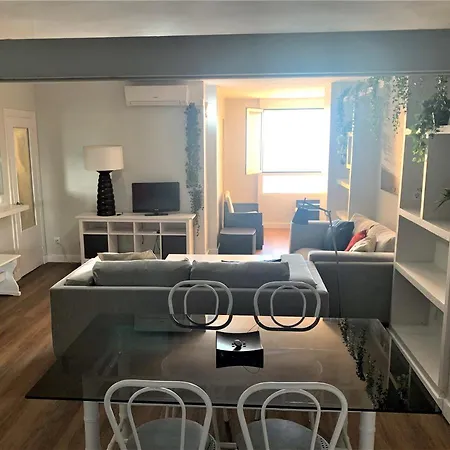 Apartament Piso Amplio Frente Al Mar En Pleno Paseo Maritimo.