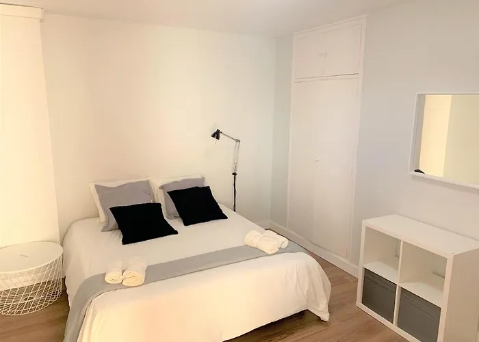 Apartment Piso Amplio Frente Al Mar En Pleno Paseo Maritimo. *