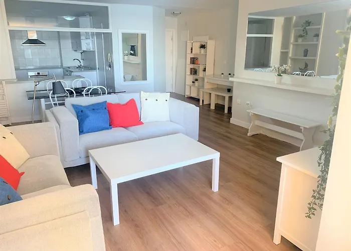 Apartment Piso Amplio Frente Al Mar En Pleno Paseo Maritimo.