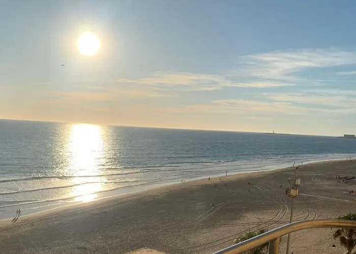 Piso Amplio Frente Al Mar En Pleno Paseo Maritimo. Apartment Cadiz