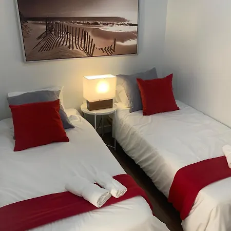 Piso Amplio Frente Al Mar En Pleno Paseo Maritimo. Апартаменты
