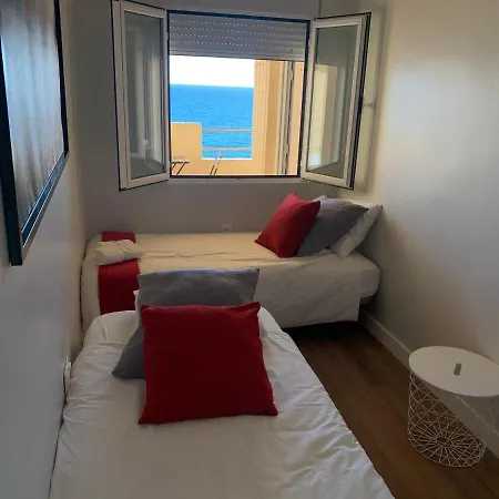 Piso Amplio Frente Al Mar En Pleno Paseo Maritimo. Apartment Cadiz